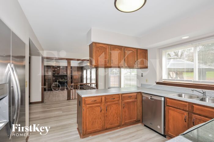 Building Photo - 1722 Treetop Dr