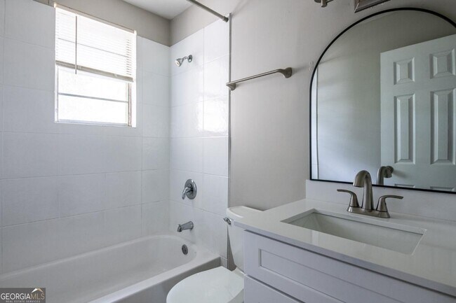 Building Photo - 3527 Bolfair Dr NW