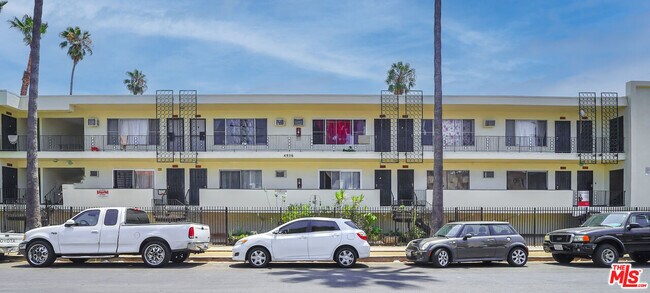 Building Photo - 4956 Romaine St