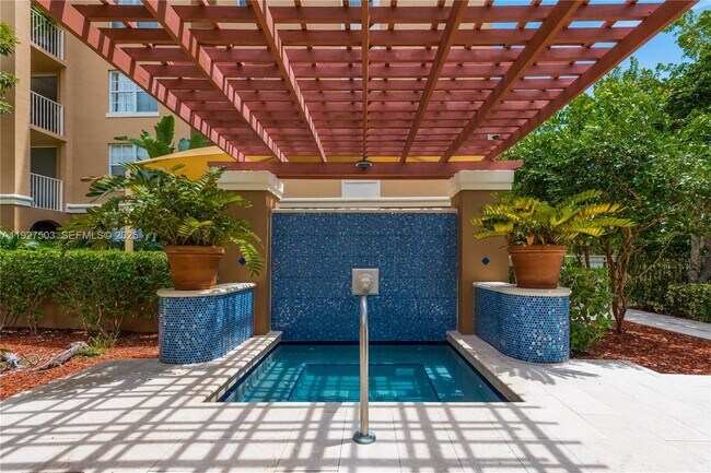 Building Photo - 19601 E Country Club Dr