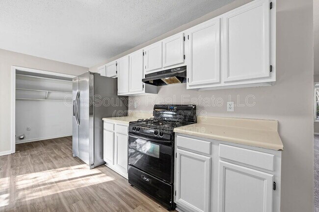 Building Photo - 5345 Memorial Ln SW