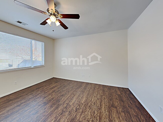 Building Photo - 411 Grey Swallow St