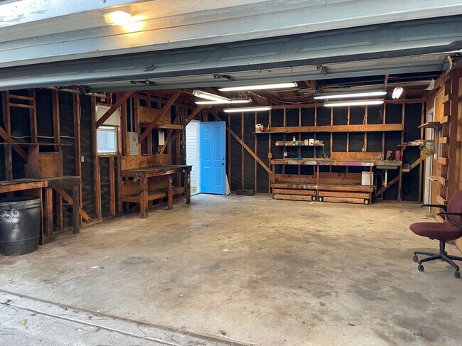 Building Photo - 605 Blanco St