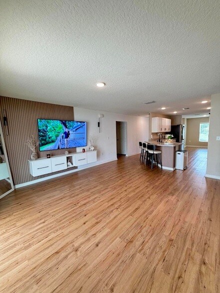 Building Photo - 4249 SW Whitebread Rd