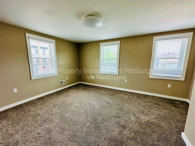 Building Photo - 190 49th St