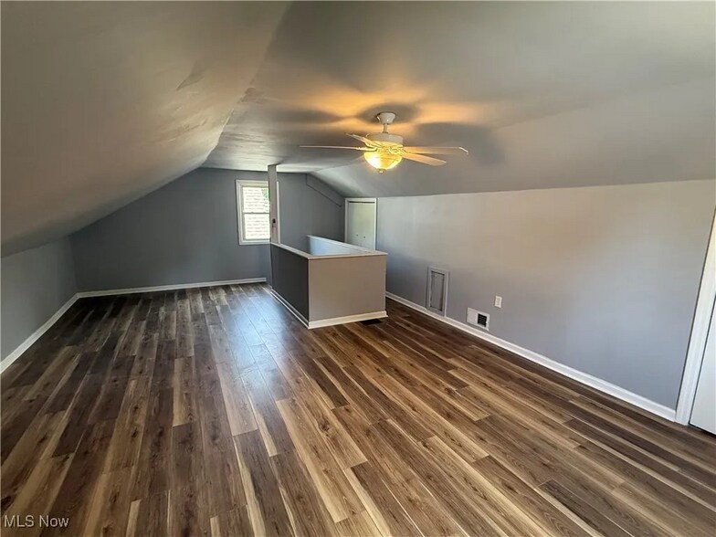 upstairs bedroom - 99 Matta Ave
