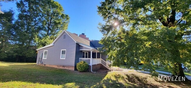 Building Photo - 9 Ratcale Ln