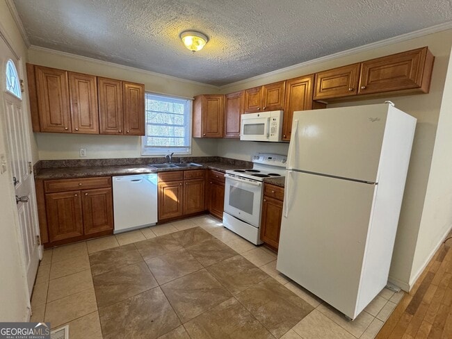 Building Photo - 2574 Wire Bridge Rd