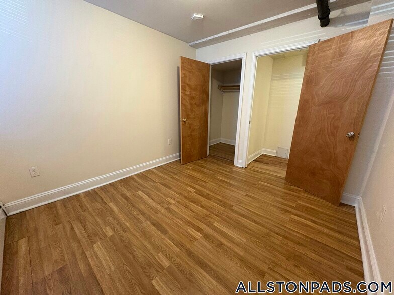 Building Photo - 1144 Commonwealth Ave