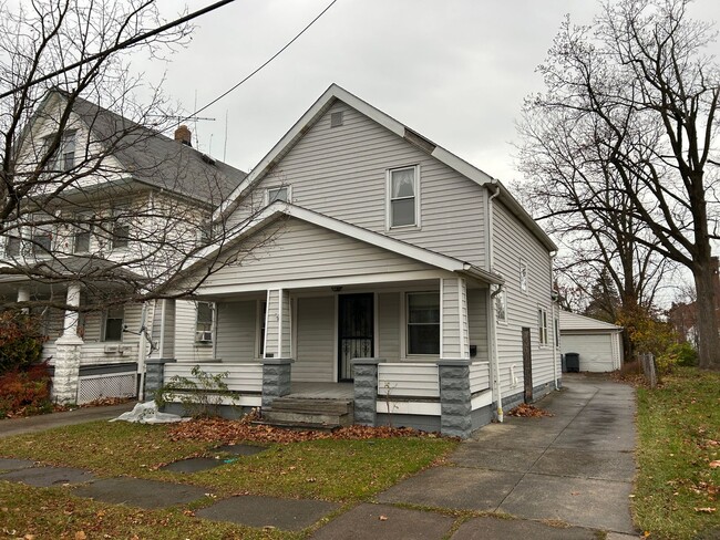 Building Photo - Slavic Village - 4 Bedroom - Single Family Home