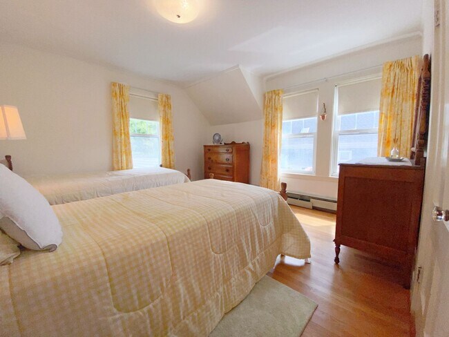 Building Photo - Winter Rental: Hodgkins Cottage