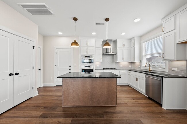 Building Photo - 3018 White Rail Dr