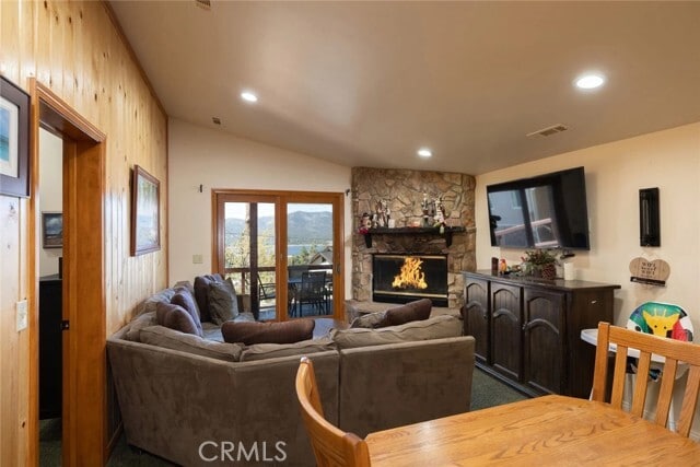 Building Photo - 930 Cameron Dr