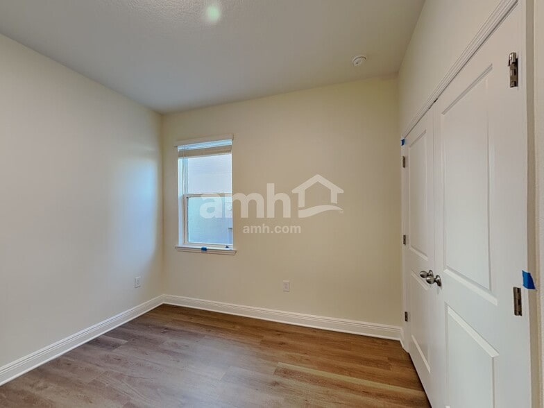 Building Photo - 5958 Sycamore Pl St