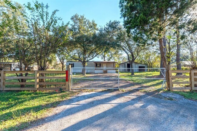 Primary Photo - 21403 Binford Cir
