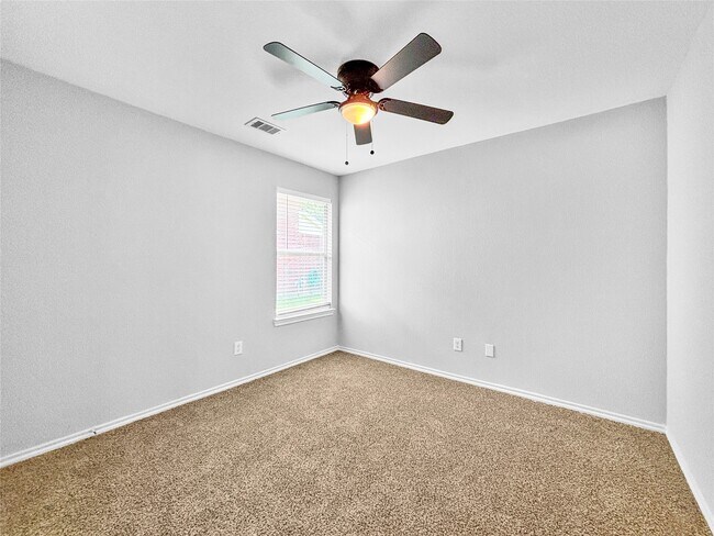 Building Photo - 4311 Amaryllis Ave