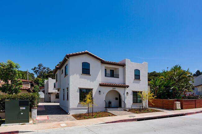 Building Photo - 2610-2612 Juan Street