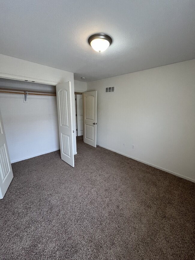 Building Photo - 1204 Dustins Way