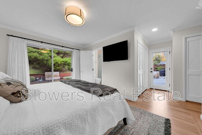 Building Photo - 627 N Silverado Dr