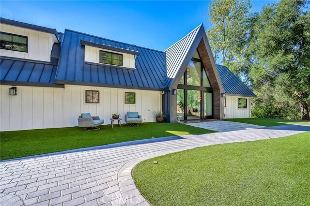 Building Photo - 24301 Sylvan Glen Rd