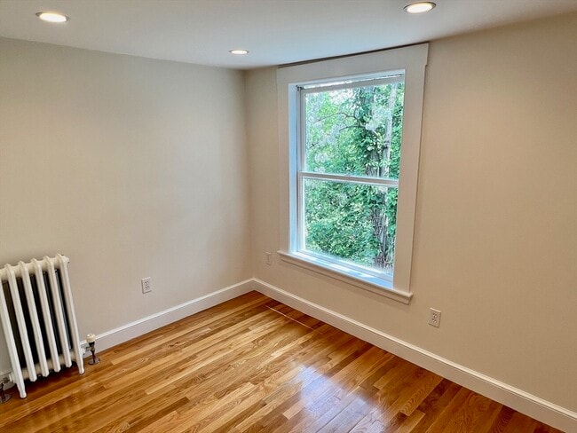 Building Photo - 28 Ellsworth Park