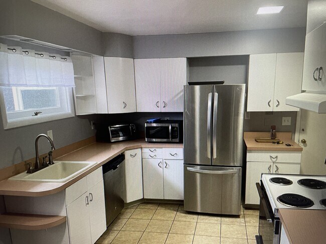 Building Photo - 104 Terrace Cir