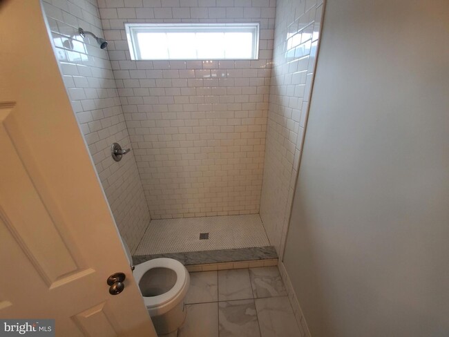 Building Photo - 3344 Vineland Pl