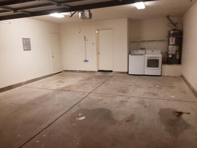 Building Photo - 66389 Desert View Ave