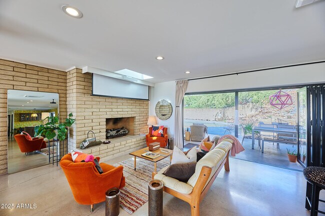 Building Photo - 4016 E Flynn Ln