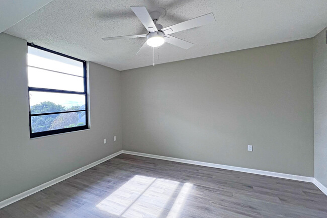 Building Photo - 3650 Whitehall Dr