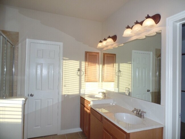 Building Photo - 7213 Middleburg Dr