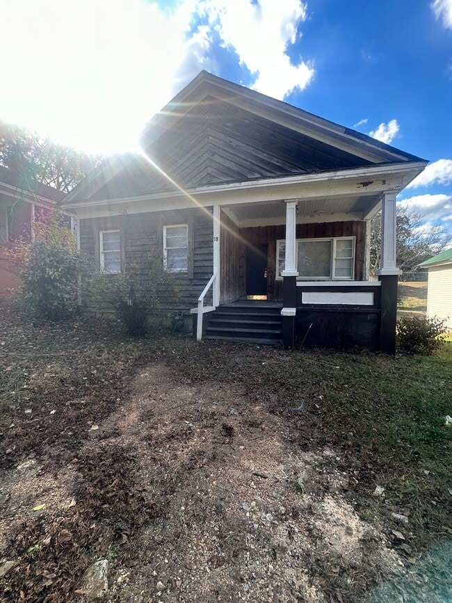 Primary Photo - 19 Twine St
