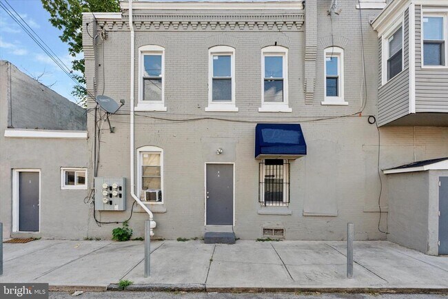 Building Photo - 1017 W Huntingdon St