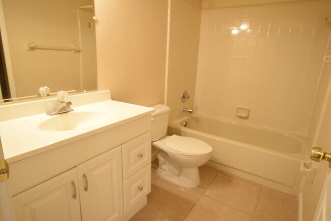 Building Photo - 112 Cory Ln