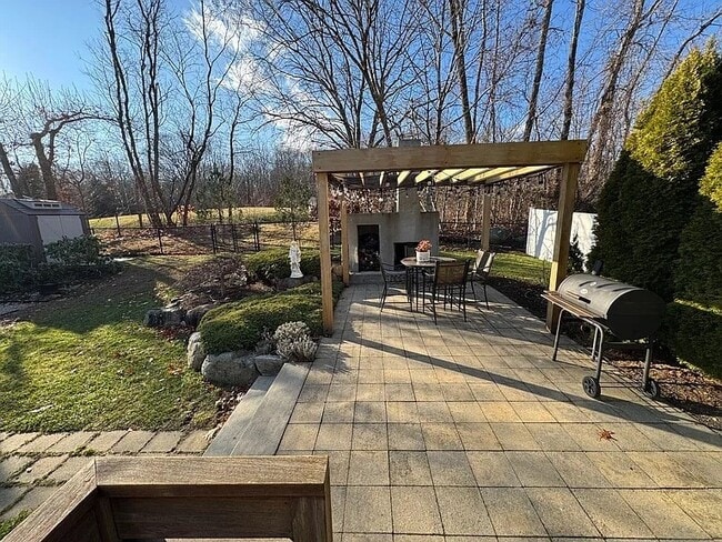 Building Photo - 83 Whiting St