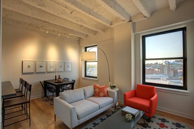 Building Photo - Pershing Lofts