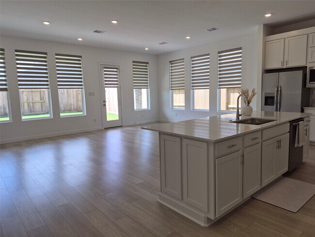 Building Photo - 31007 Golden Felipe St