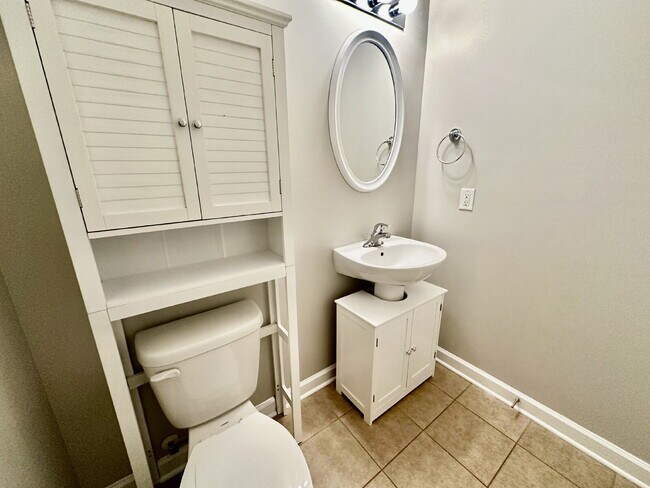 Building Photo - Spacious Four-Bedroom Home with a Bonus Room in Lawton Station!