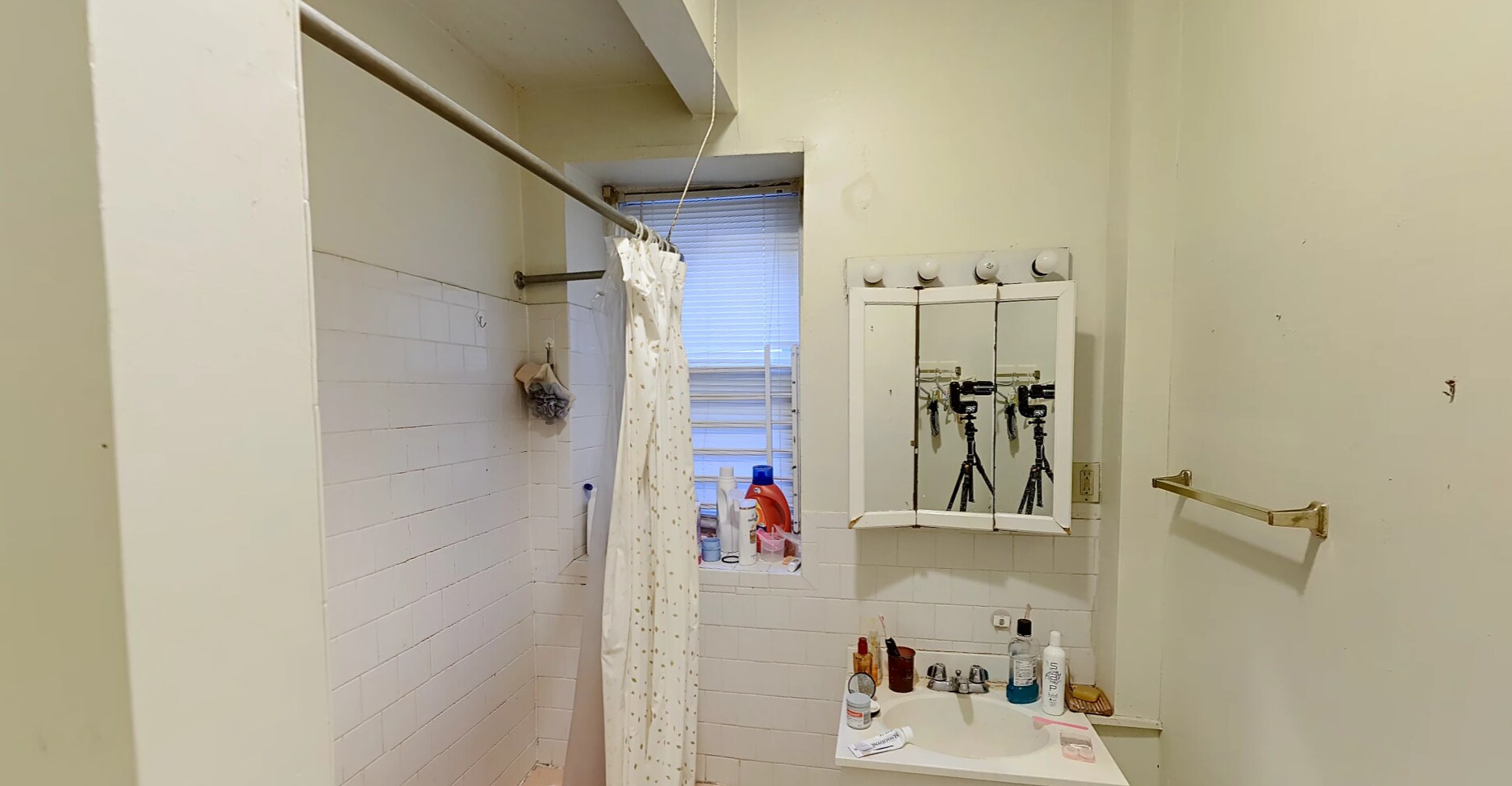 Building Photo - 126 Warren St