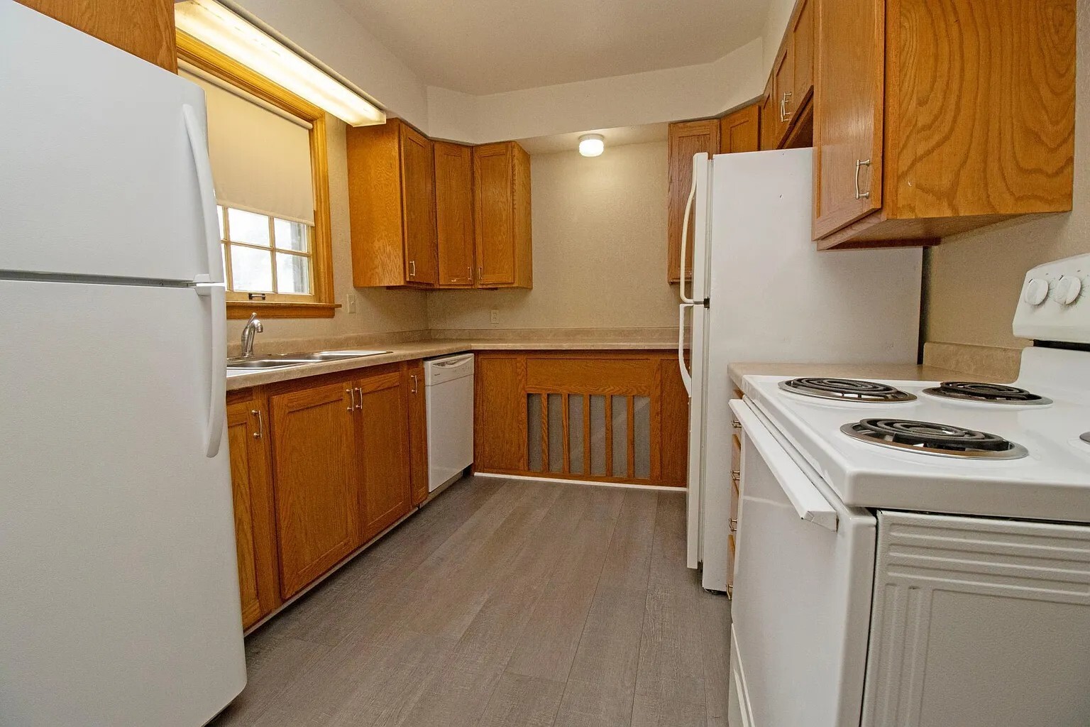 Building Photo - 815 5th Ave S