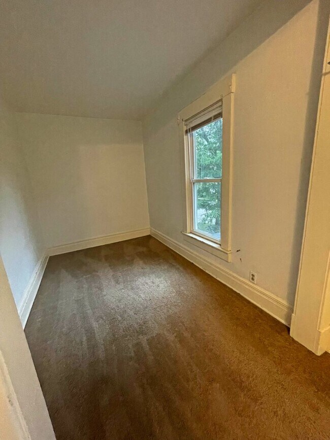 Building Photo - 1220 Prospect St