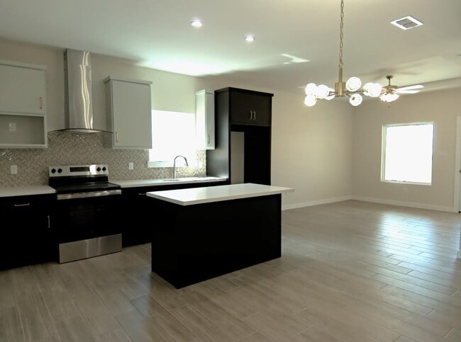 Building Photo - 5928 Heather Loop