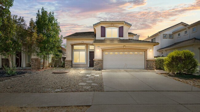 Building Photo - Rolling Hills Beauty! 4 Bedroom 3 Bath