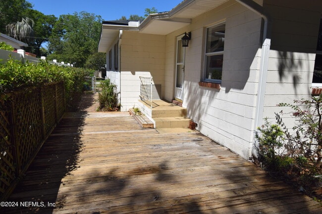 Building Photo - 6418 Terry Parker Dr N