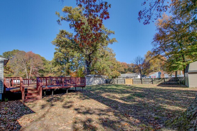 Building Photo - 200 Cynthia Dr