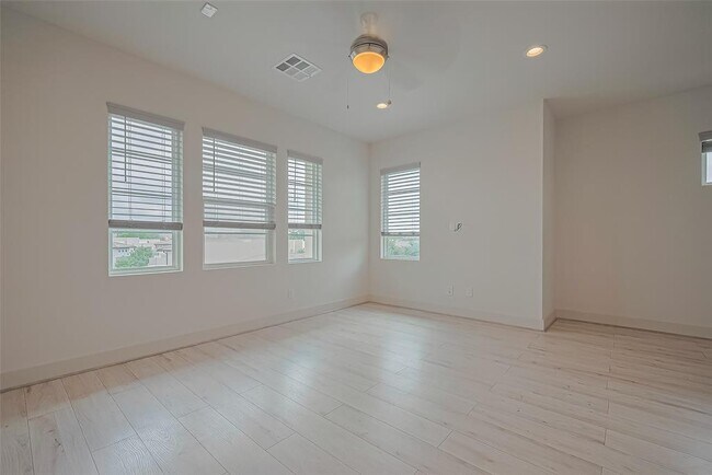 Building Photo - 11603 Royal Ivory Crossing