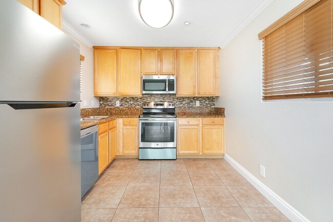 Building Photo - 1 BR / 1 BA 575 Sq ft. / Chula Vista Condo