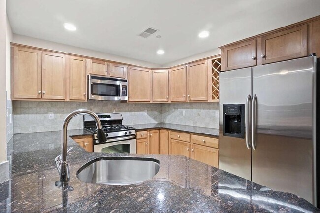 Primary Photo - 120 Wyllis Ave