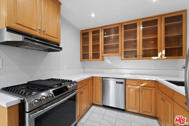 Building Photo - 2436 Walnut Ave