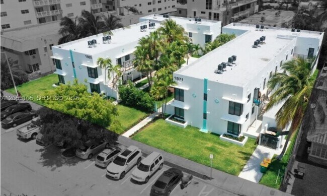 Building Photo - 124 Bay Dr E